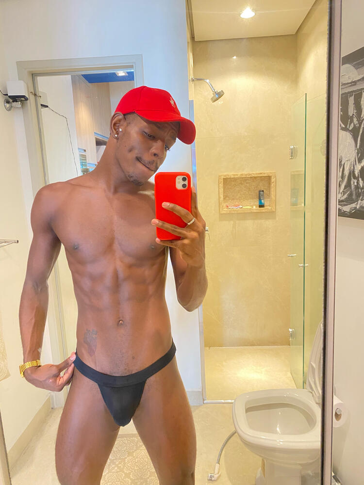 Adolfo Hall 🇵🇦🇧🇷🇨🇴