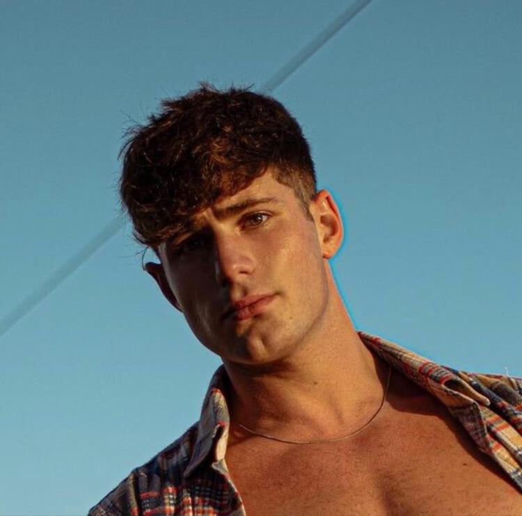 Alex Grant