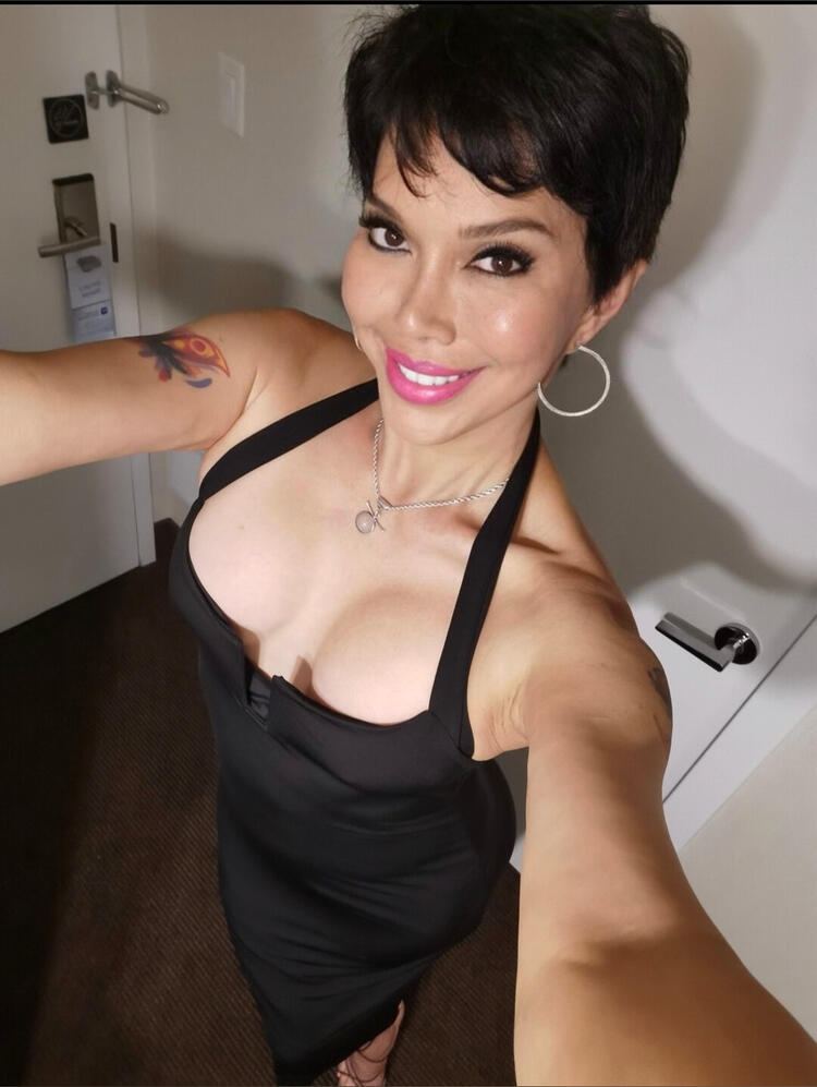 Allie Zeon ~ 💋