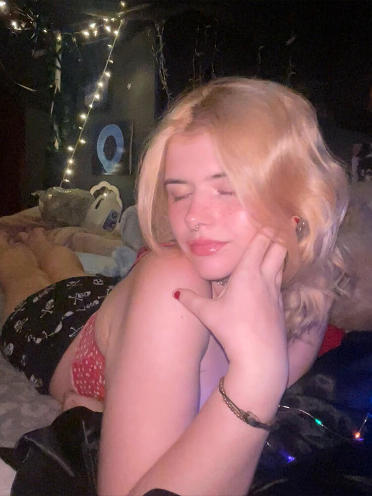 valerie ⋆˙⟡♡⟡⋆˙