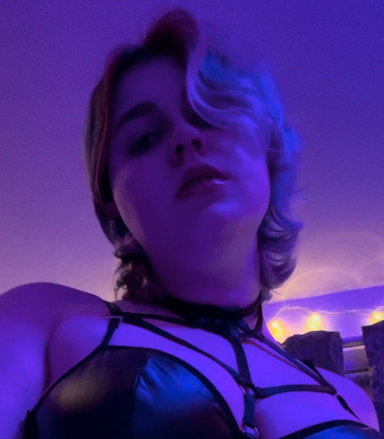 Stoner Lily🍃💗(They/Them)