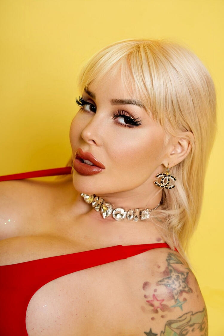 🌶 Free Account of Blondie Bombshell 🌶