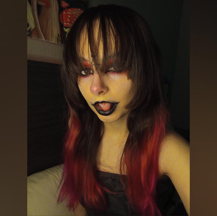 ☠︎︎𝓩𝓮𝓵𝓭𝓪☠︎︎