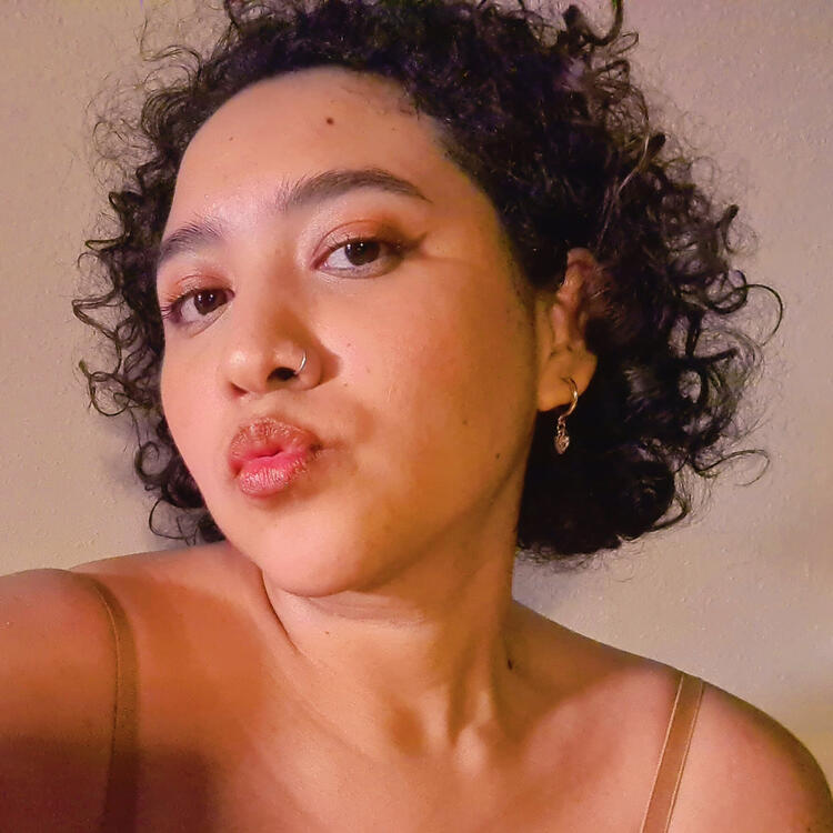 Nini Hunny 🍯🐝 CHUBBY CREAMY CUTIE