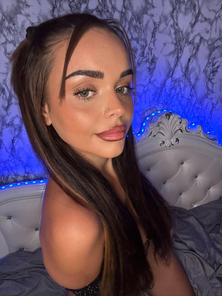 𝓛𝓾𝓬𝔂 👑 𝓫𝓪𝓼𝓱𝓯𝓾𝓵 𝓮-𝓰𝓲𝓻𝓵
