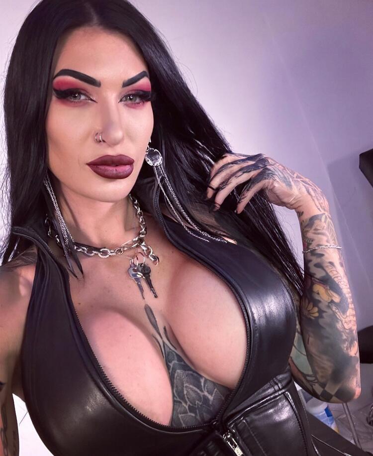 Mistress Damazonia