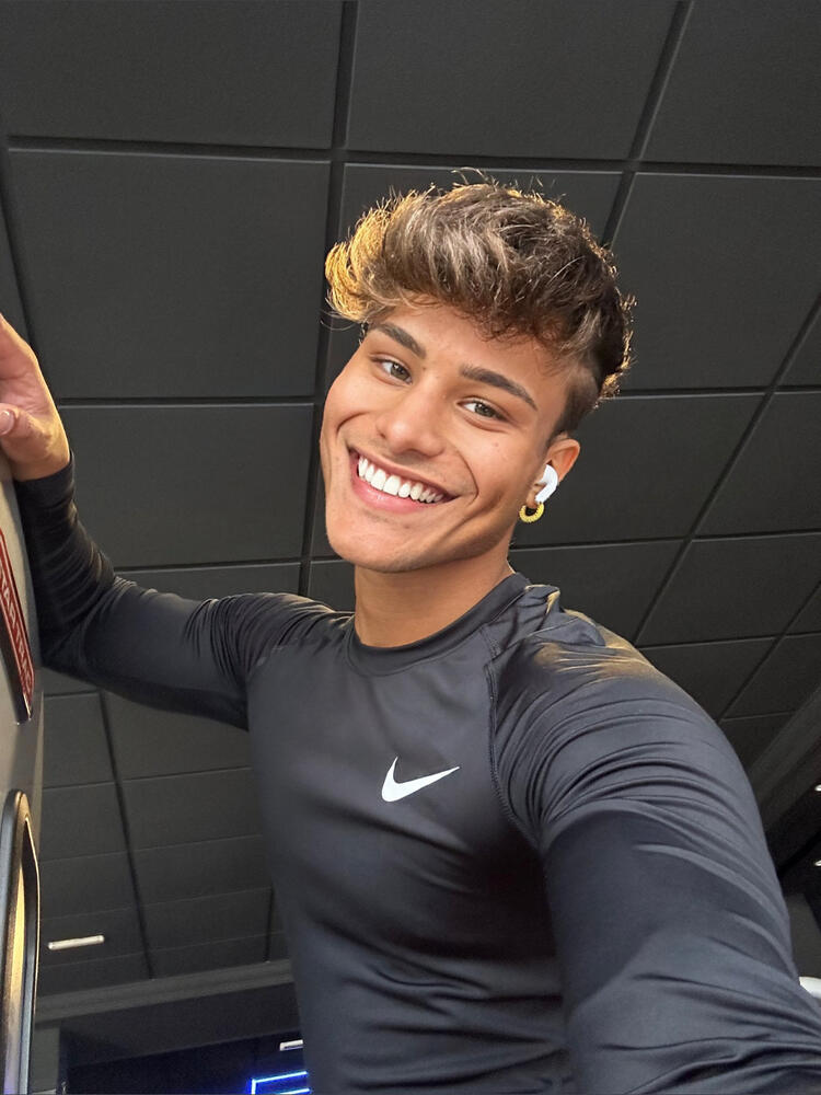 Denis Dosio 𝐓𝐎𝐏 𝟎.𝟏%