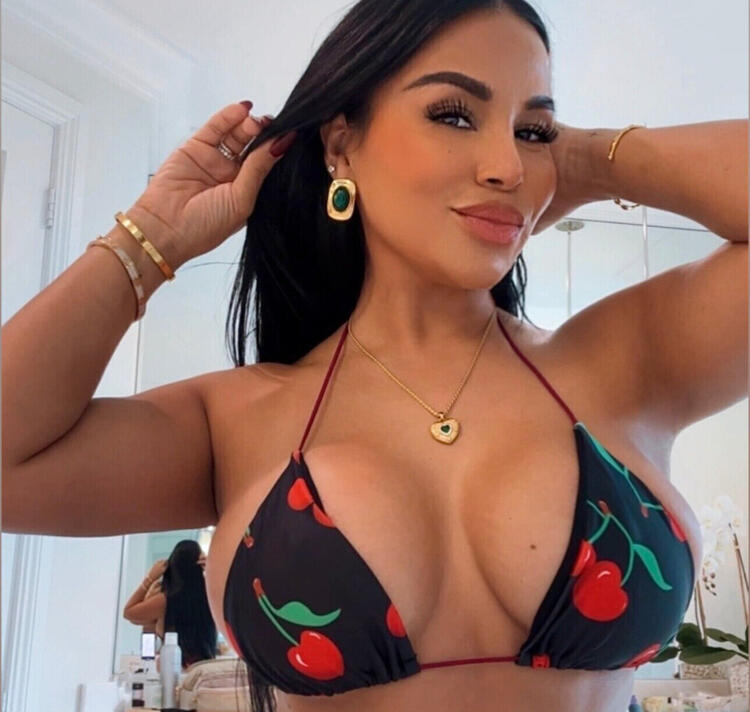 Dolly Castro 💍🤎✨