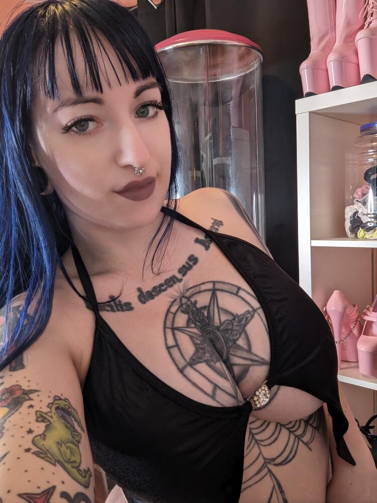 🕸️ Jezebella Graves 🕸️