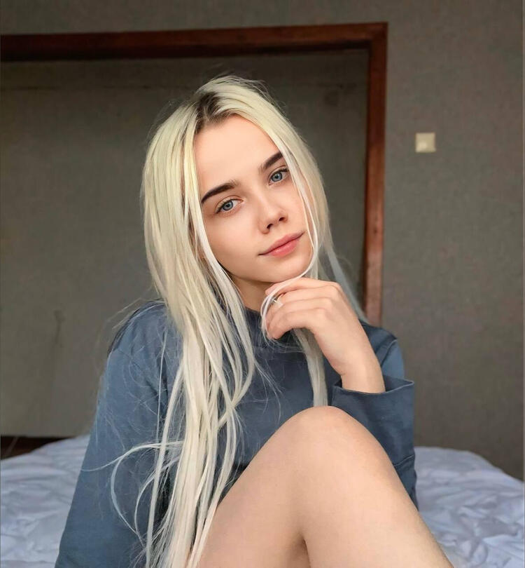 Jenna Sanders 🕊️
