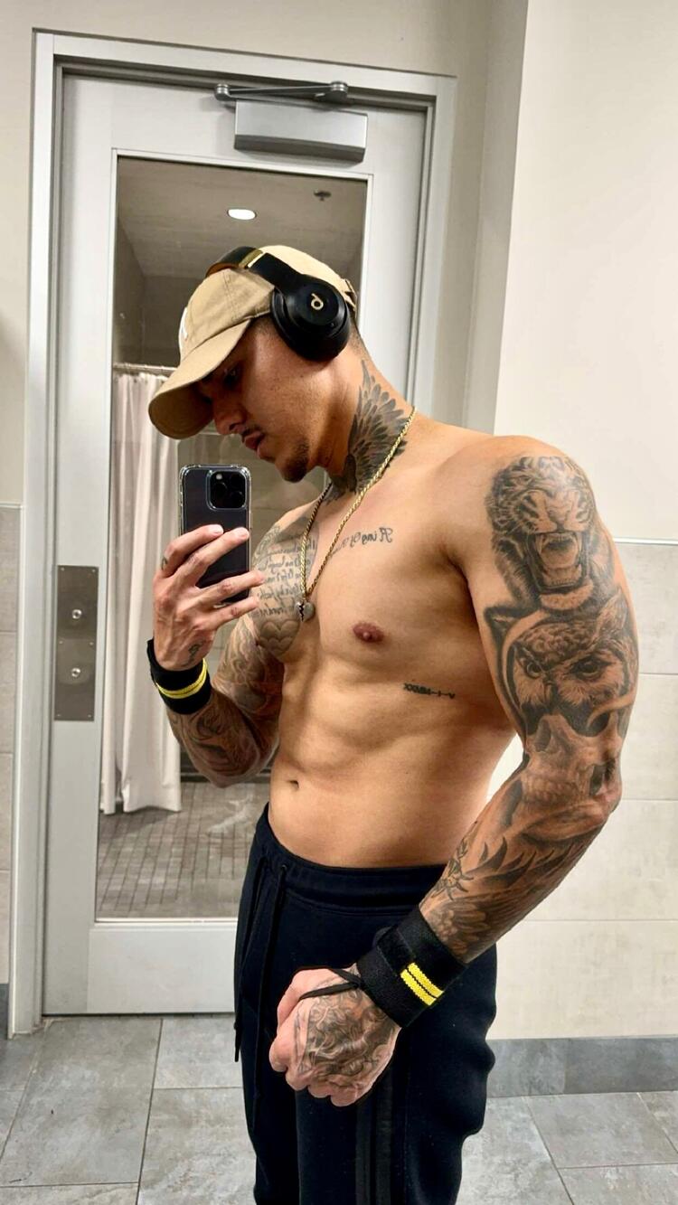 Papijohnny👅
