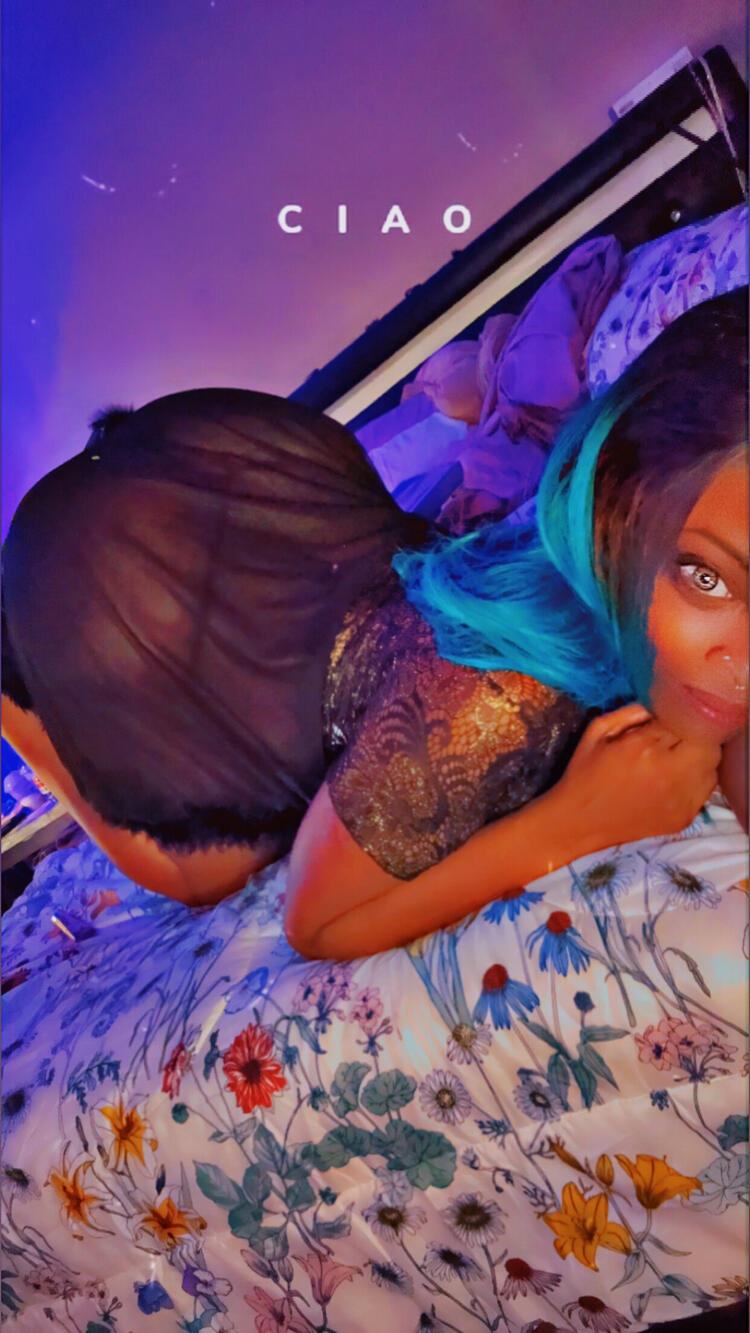 WAP THROAT QUEEN OF LUST💙💙🥰