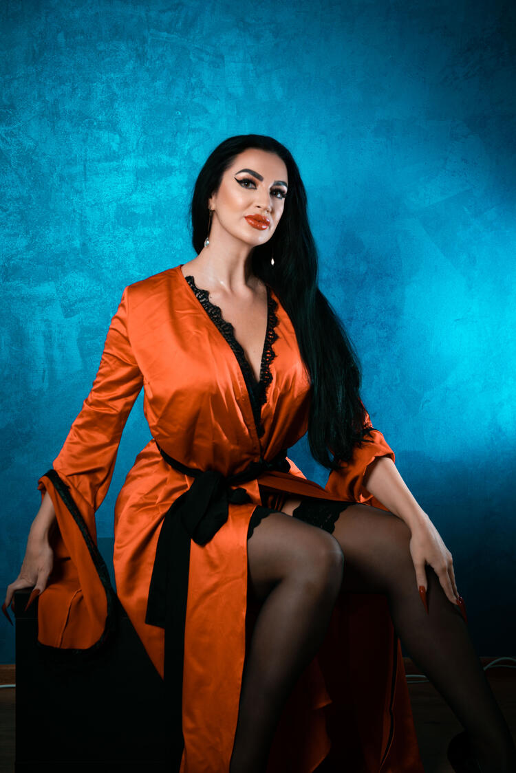 ♀️  KinkyDomina Long Nails FemDom JOI