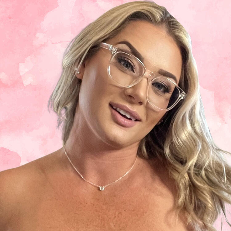 Mommy Lauran 𝐕𝐈𝐏 💕 Naughty Mommy