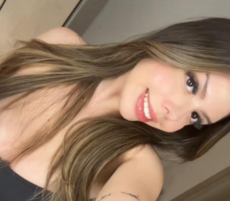 Camila - YOUR PREGNANT SLT