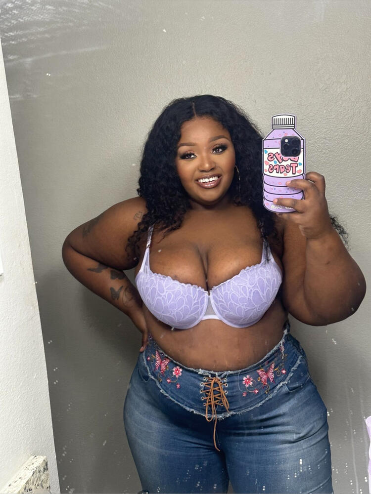 Your fave bbw 🩷💦