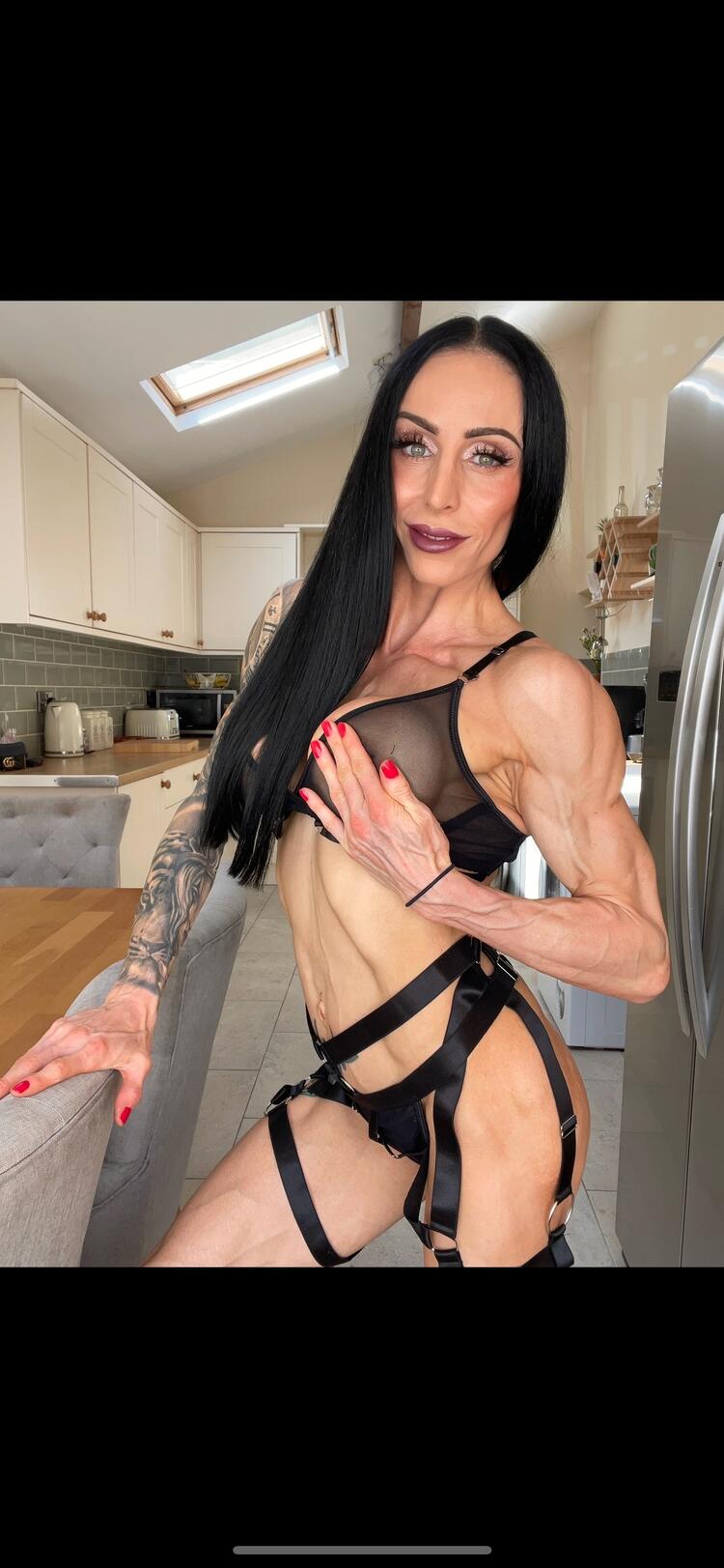 Rebecca Jade 💪🏼💦