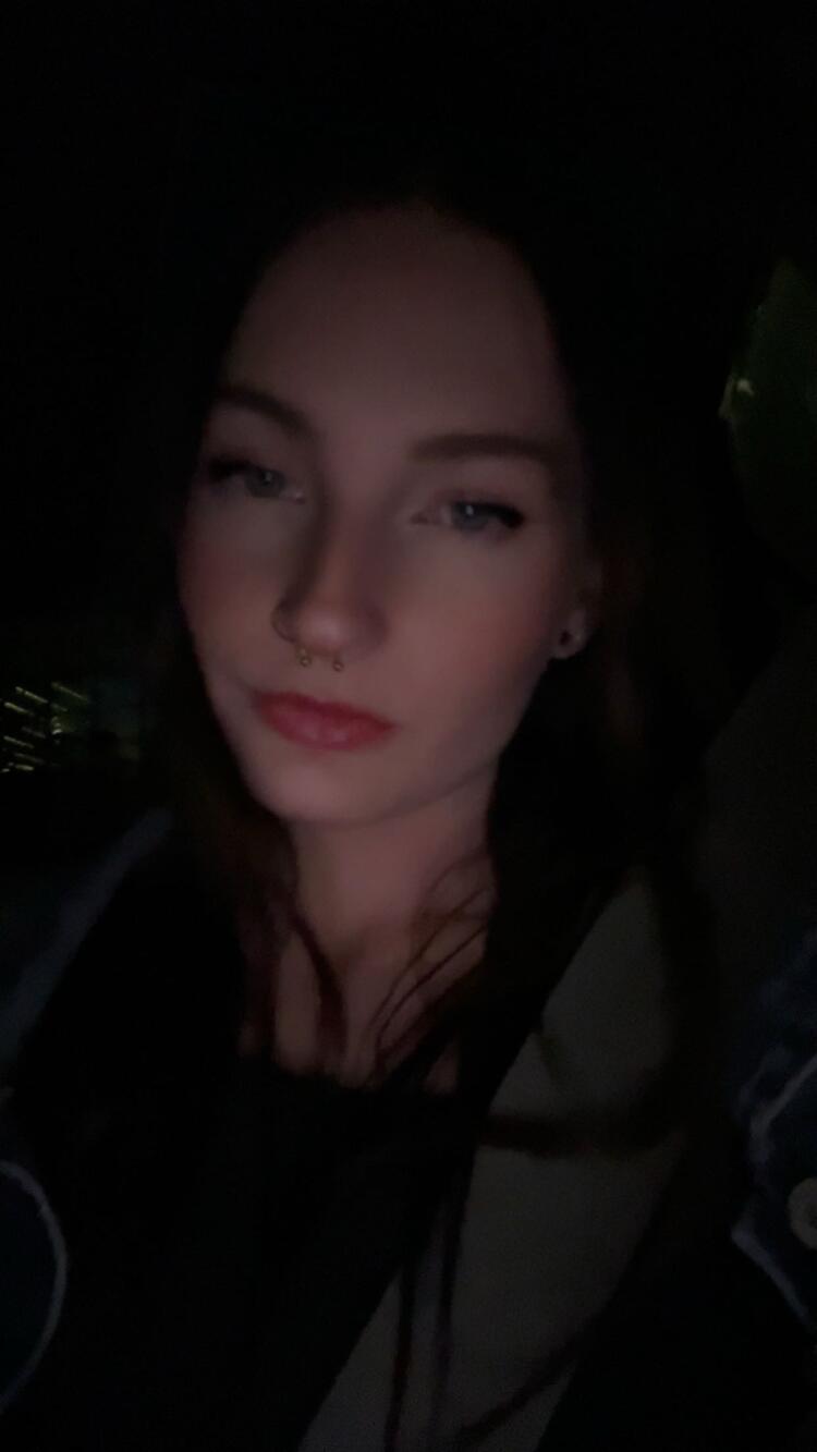 𝔞𝔩𝔟𝔶 (¬‿¬ )