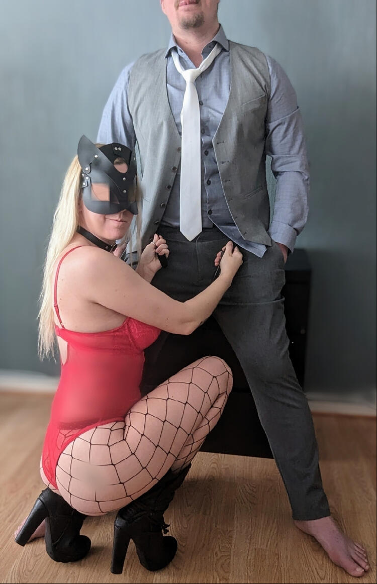 Mr&amp;Mrs_Curious