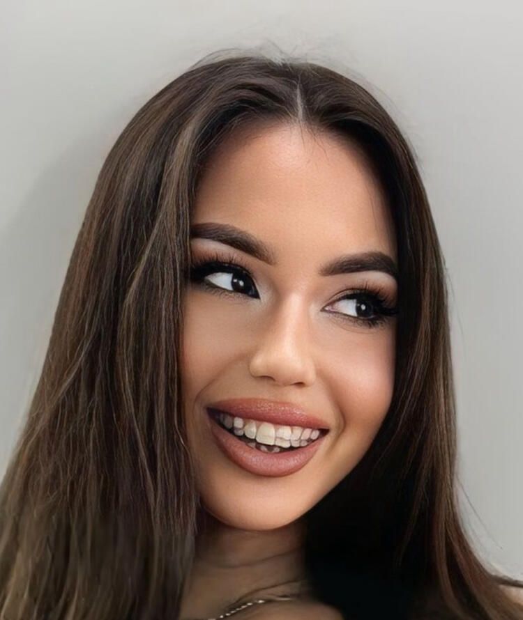 Julia Sweet