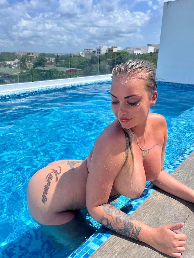 Blondy Kinky