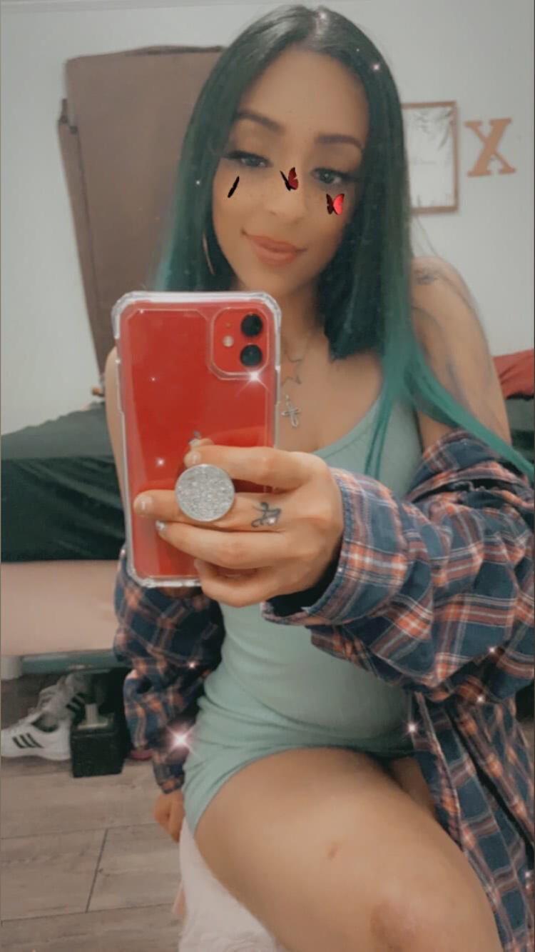 Sky’s Sexy Sneak Peaks 🤭