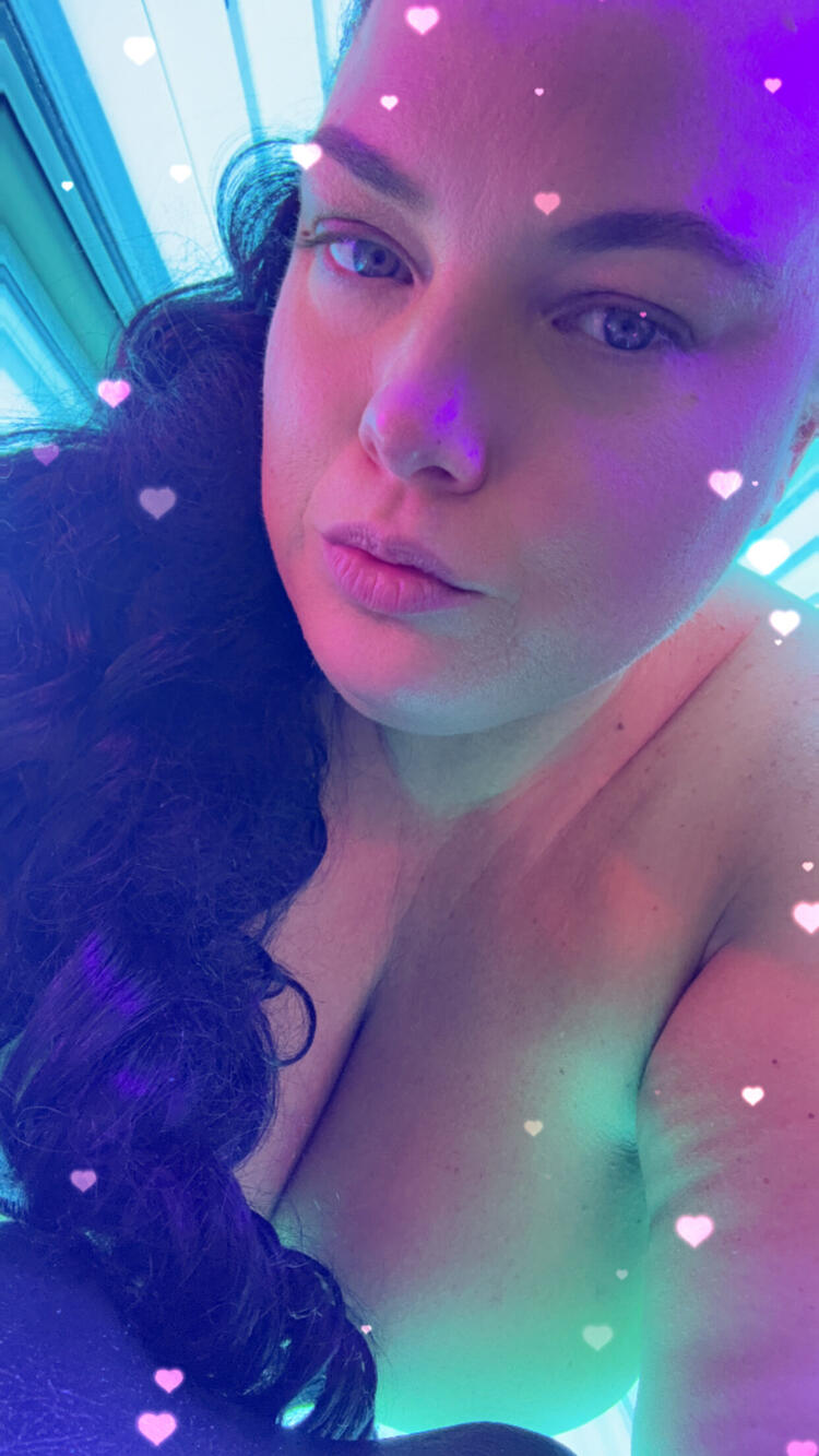 SEXY TAN AMY