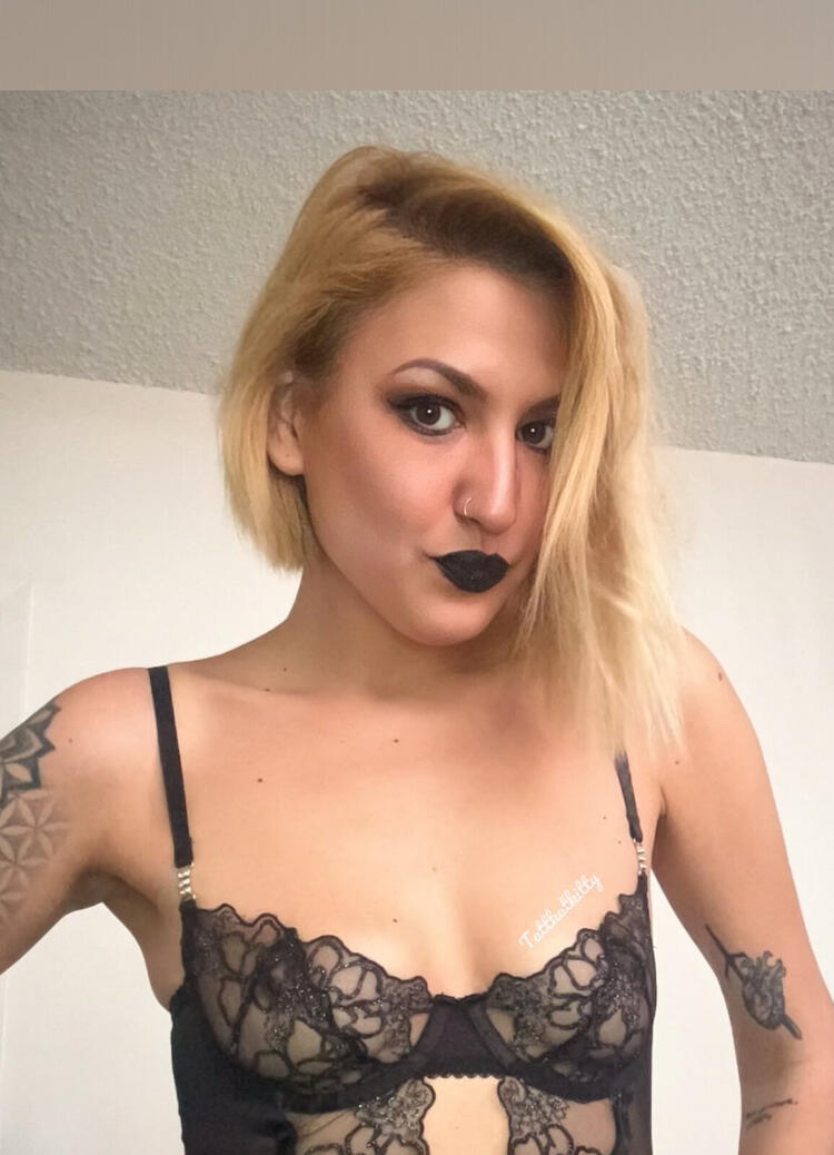 Kat 🖤