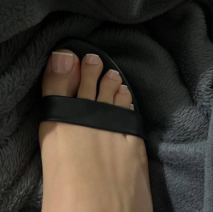 feetgirlxx2000