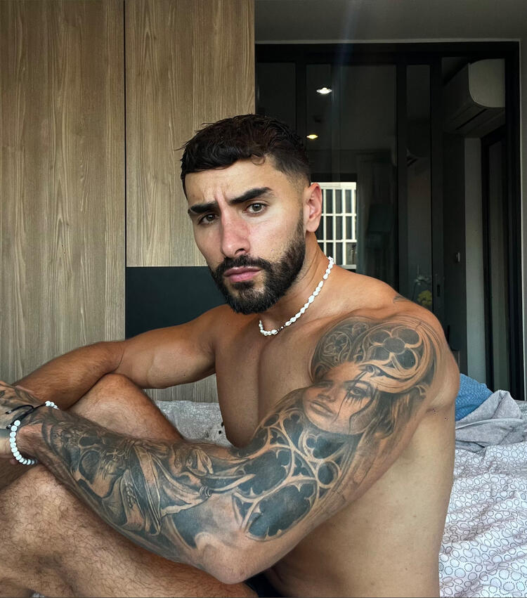 HAKAN.