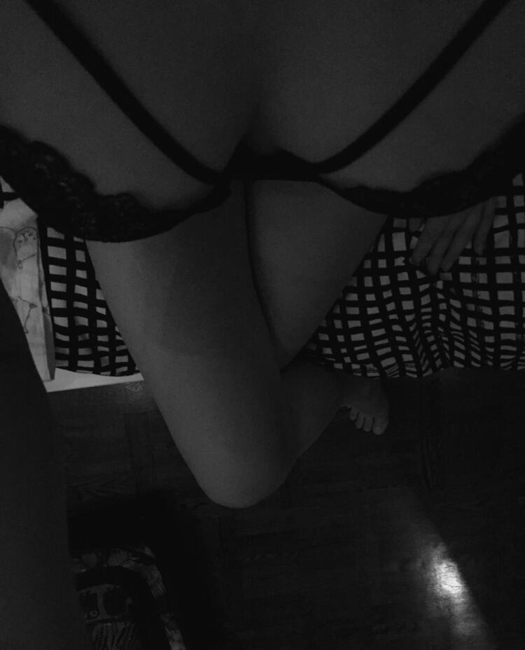 Dahlia Black